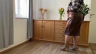 no sex but cum on mother-in-law's fat bbw ass in pantyhose