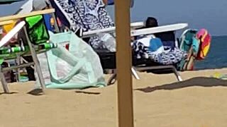hidden cam catches bikini slut's ass at beach