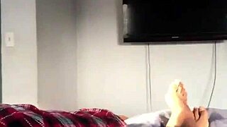 babe this early morning handjob wakes my cock perfectly