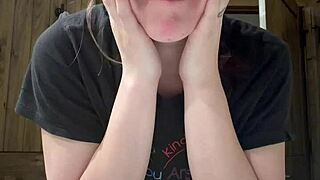 behind the scenes housewife milf toys her pierced pussy on vacation