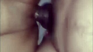 Indonesian wife chats dirty on cam while hubby's away