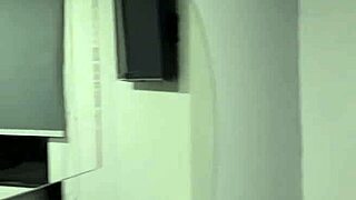 Screaming neighbor prostitute begs for intense amateur fucking