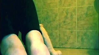 Shemale veronica shows feet and strokes solo