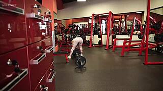 gym pickup ass queen workout i tell her im photographer then hot rough sex great end