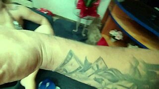 suzie slut fucks cruz fox in last fuck of year
