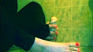 Shemale veronica shows feet and strokes solo