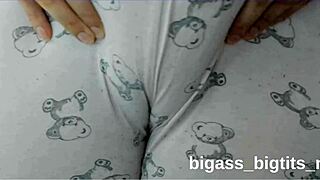 CAMELTOE PUSSY PEEK IN PAJAMAS FROM CURVY BBW SOLO!