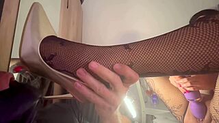 Milf babysitter masturbates squirts and enjoys