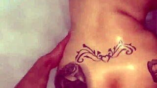 Sexo fogoso en la ducha con argentina tetona