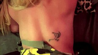 pretty hooker sucks cock and gets fucked