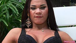 Sexy tgirl erika lee knows how to have some solo fun