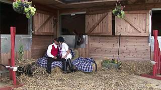 Brunette milf with big boobs with her amazing reverse cowgirl technique