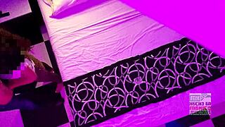C�mara oculta en la lampara del motel esposa t�mida la da pena que la graben como hace cornudo a su marido 1