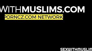 milf in niqab spreads her legs for the return home