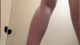 squirting in the gym public squirt cumming on cam