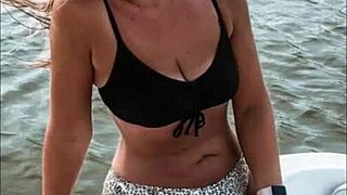 Bikini Real Girls Pt4 Shake Ass On Beach