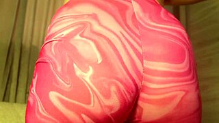 Pregnant stepsister twerks and rubs camel toe pussy in pink leggings