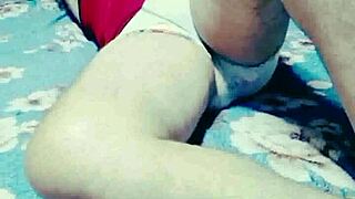 bad wolf28 shows exotic flashing on webcam