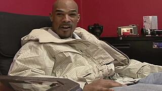 two sexy european babes try a big black sousage during their trip across america