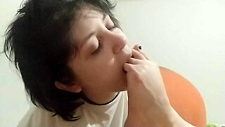 Doble amputada se chupa el pie in foot fetish scene