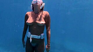 Big ass beauty kayci kaylani swims nude and touches herself underwater