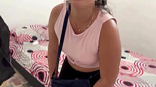 Sexo amateur con milf que conoc� en la calle acaba en creampie anal