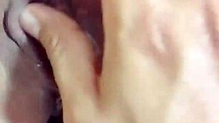 Linda casada con disfraz navideno le doy