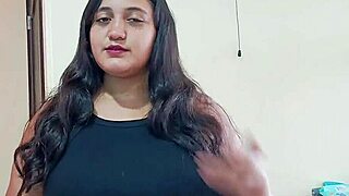 chica abandonada recibe ayuda de un extraño amable