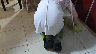Saudi Man Fucks Egyptian Maid While Wife Is Away At Work